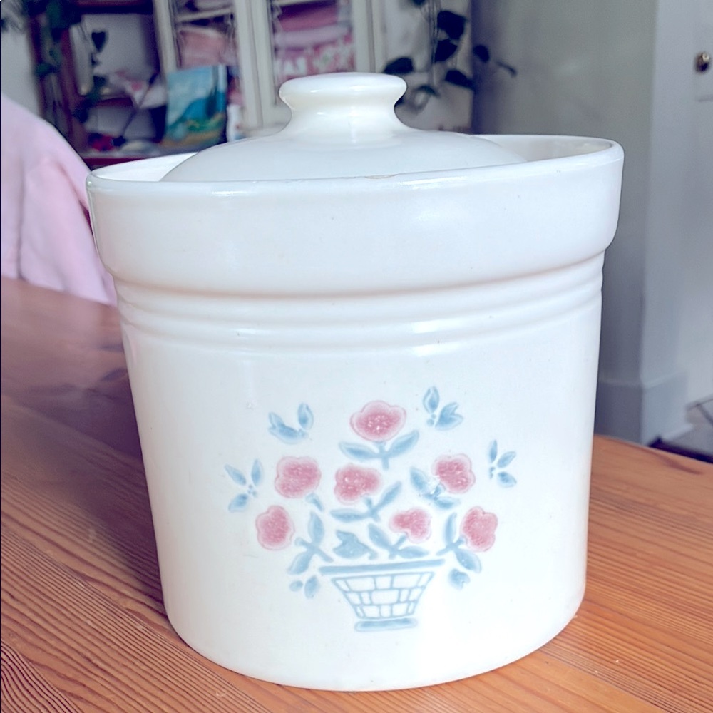 Vintage Pfaltzgraff Floral Perennials Kitchen 2 1/2 Quart Canister